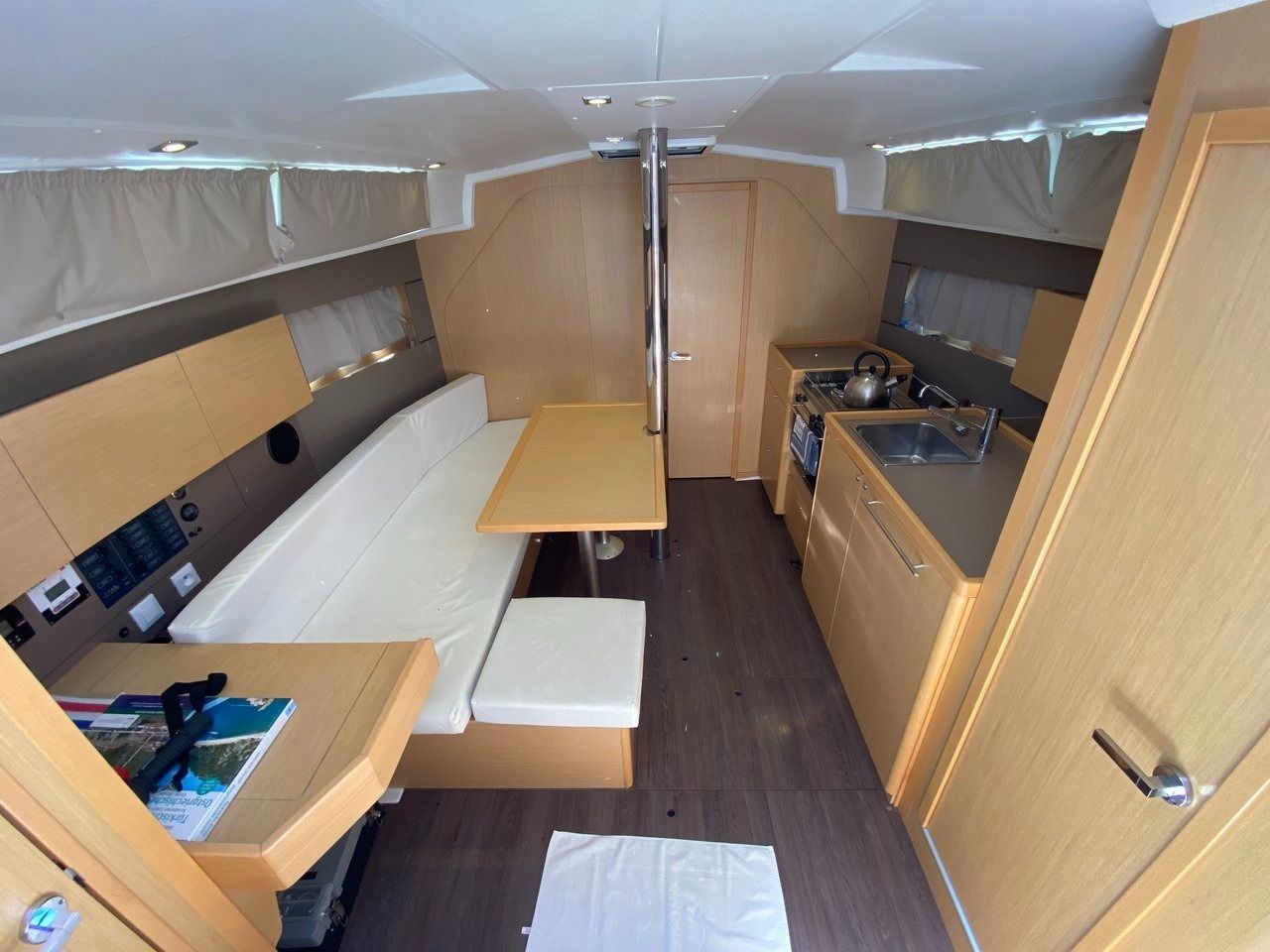 Beneteau Oceanis 38 | Solar