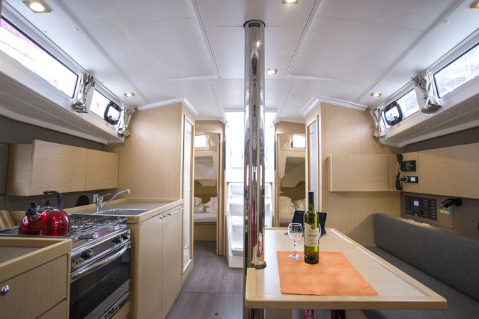 Beneteau Oceanis 38 | Bellagio