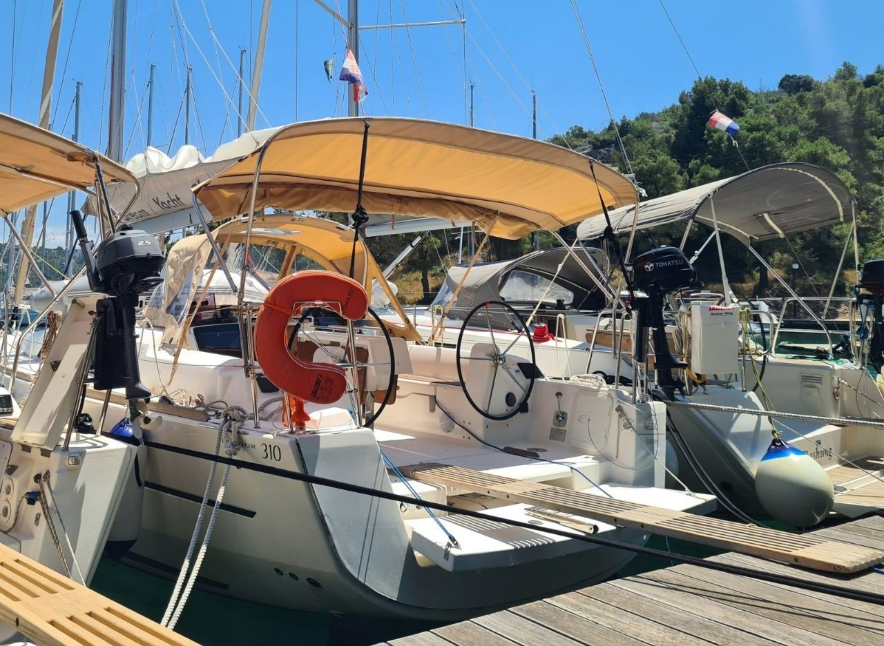 Dufour 310 | Inezic