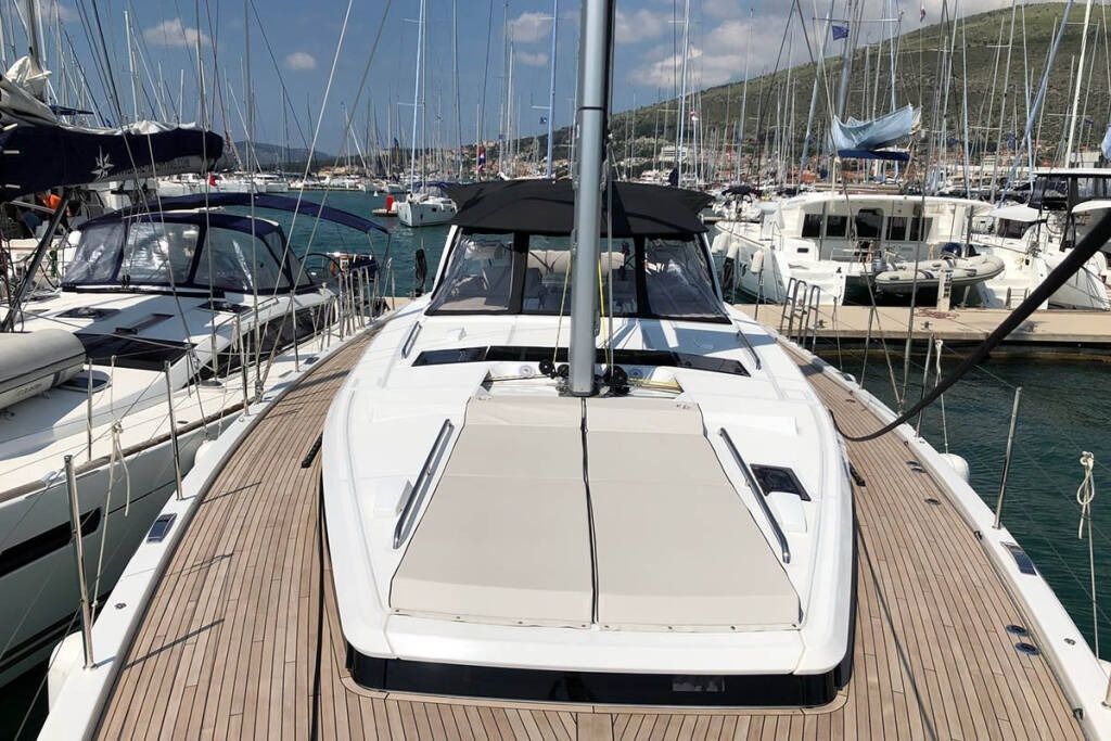 Beneteau Oceanis 62 | Thora Helen