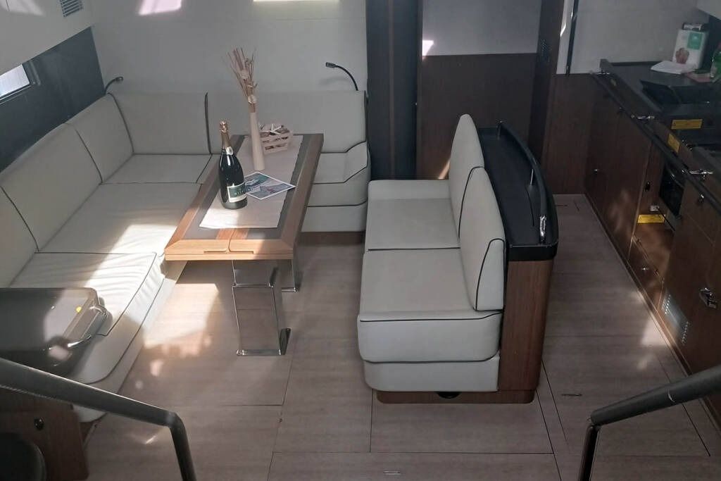 Beneteau Oceanis 62 | Thora Helen