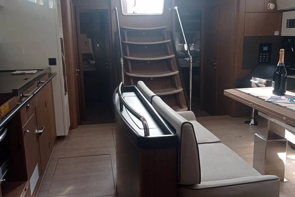 Beneteau Oceanis 62 | Thora Helen