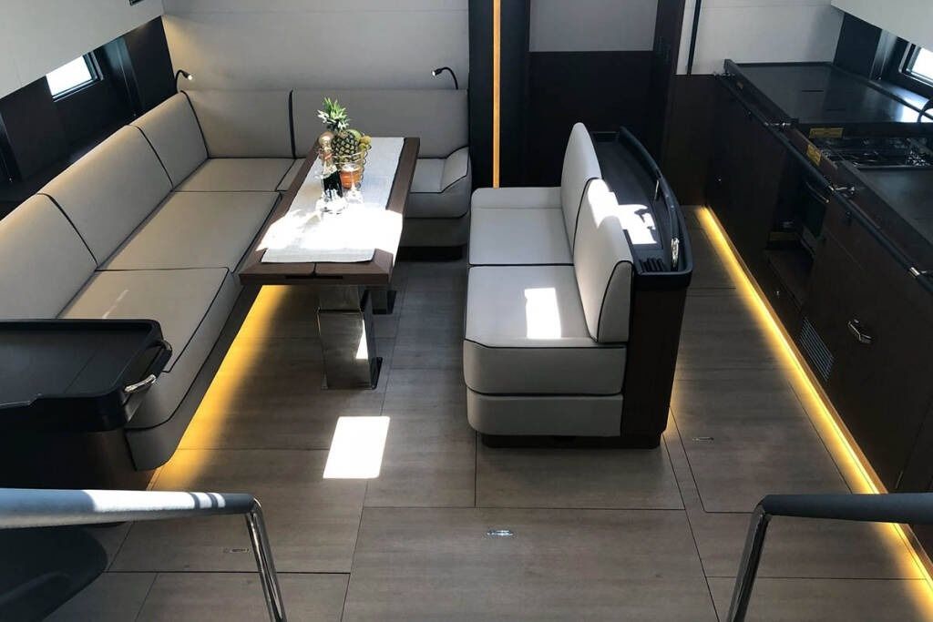 Beneteau Oceanis 62 | Thora Helen