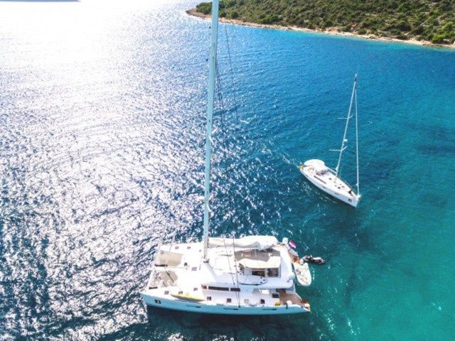 Lagoon 450 F | Bright Moon