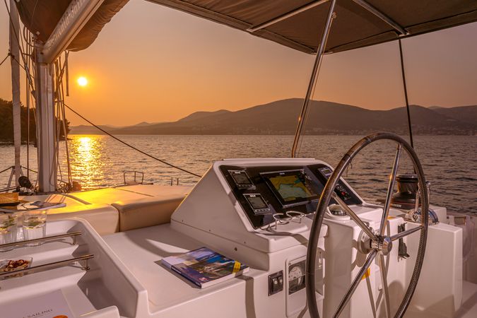Lagoon 450 F | Bright Moon