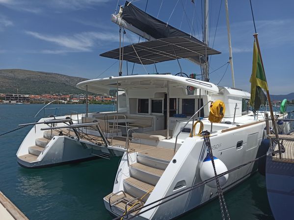 Lagoon 450 F | Blue Berry