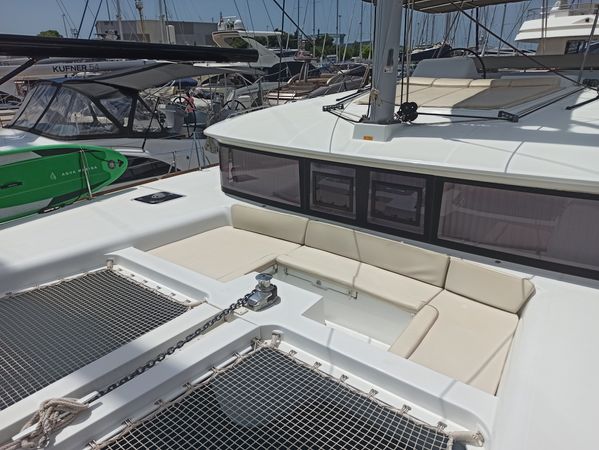 Lagoon 450 F | Blue Berry