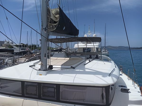 Lagoon 450 F | Blue Berry