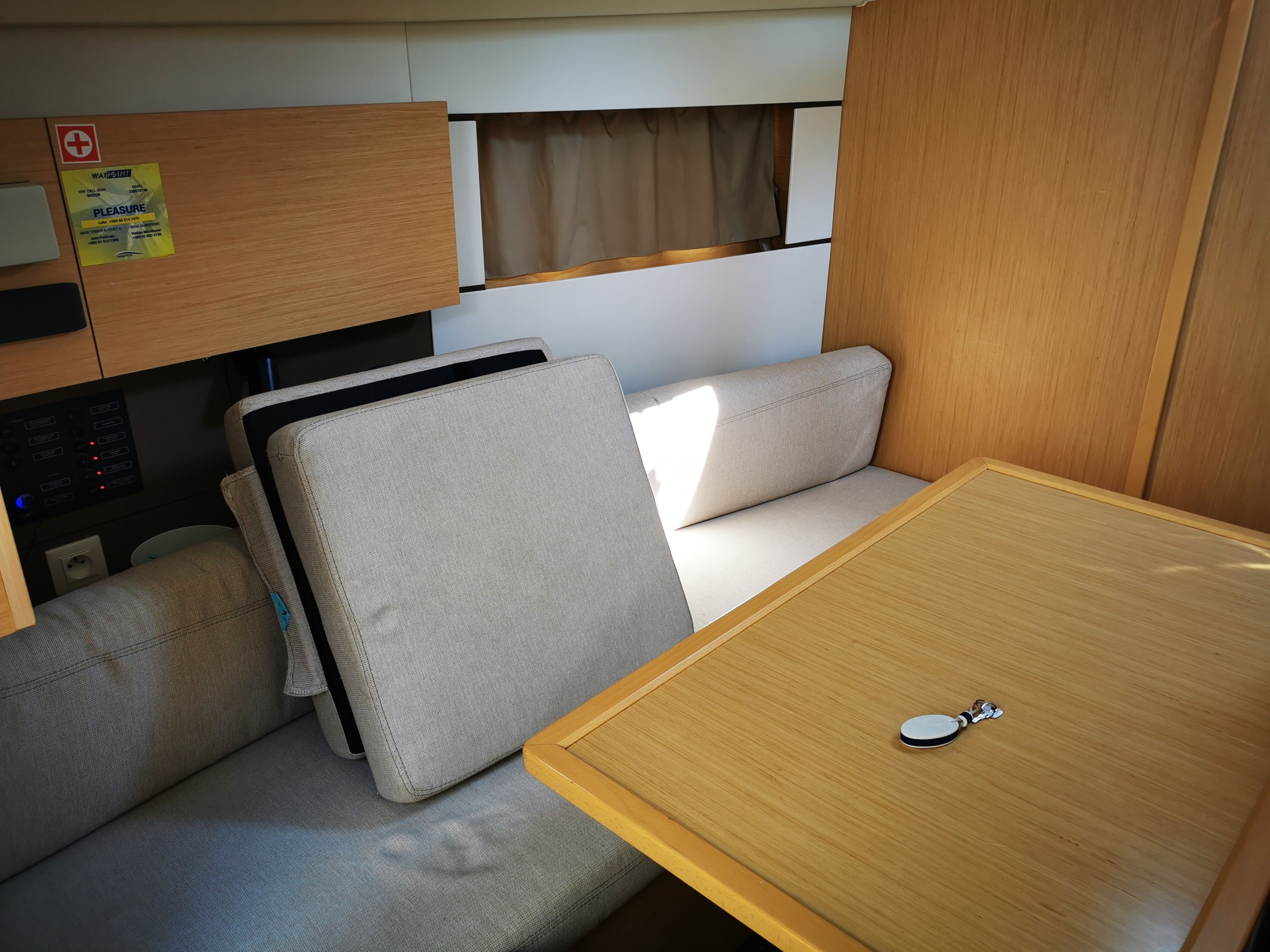 Beneteau Oceanis 38 | Pleasure