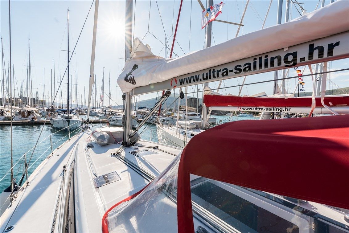 Beneteau Oceanis 48 | Flou