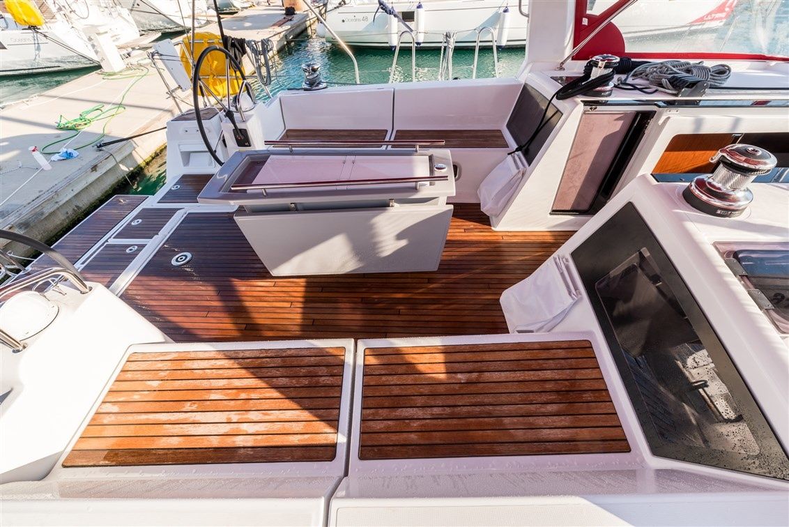 Beneteau Oceanis 48 | Flou