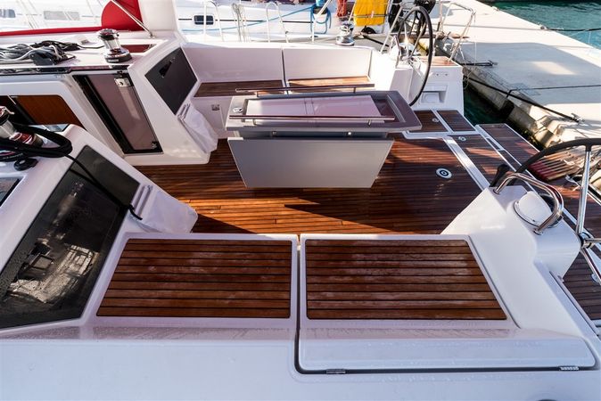 Beneteau Oceanis 48 | Flou