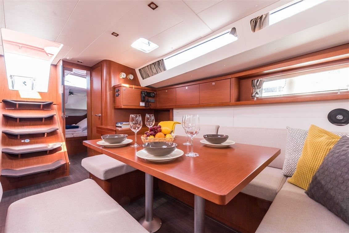 Beneteau Oceanis 48 | Flou