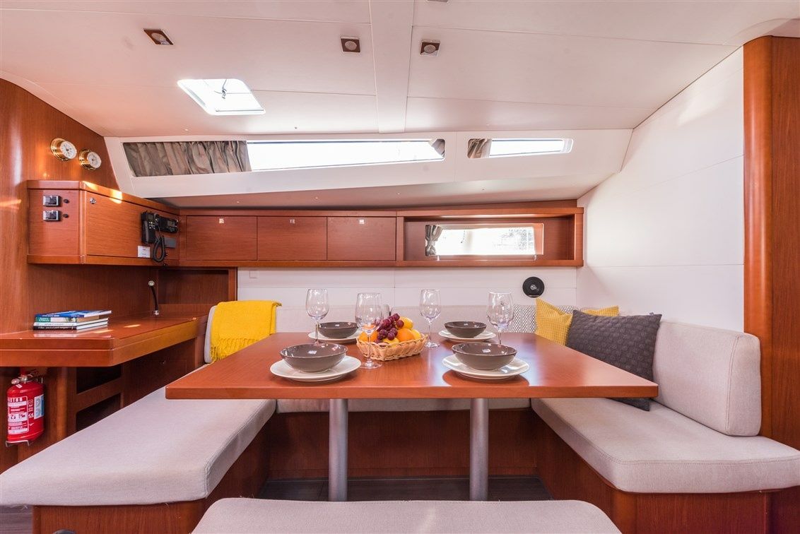 Beneteau Oceanis 48 | Flou