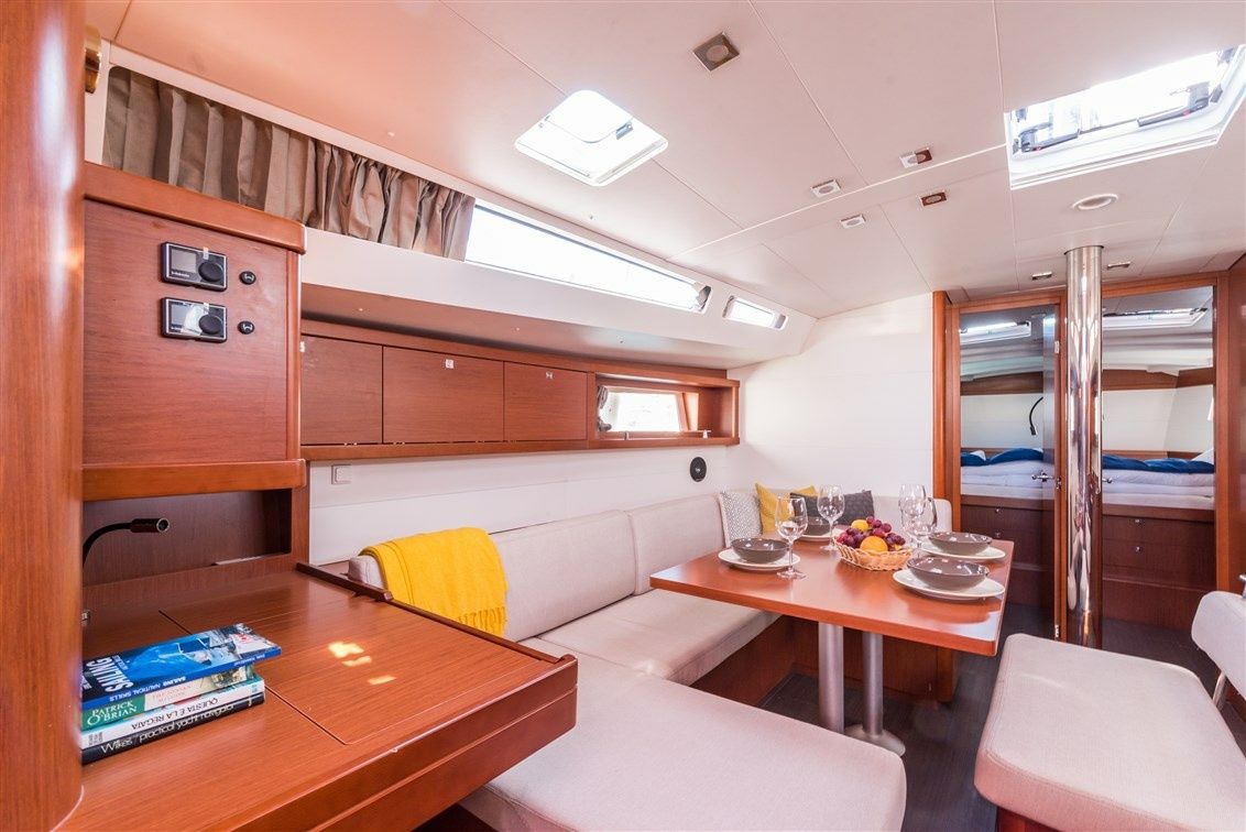 Beneteau Oceanis 48 | Flou