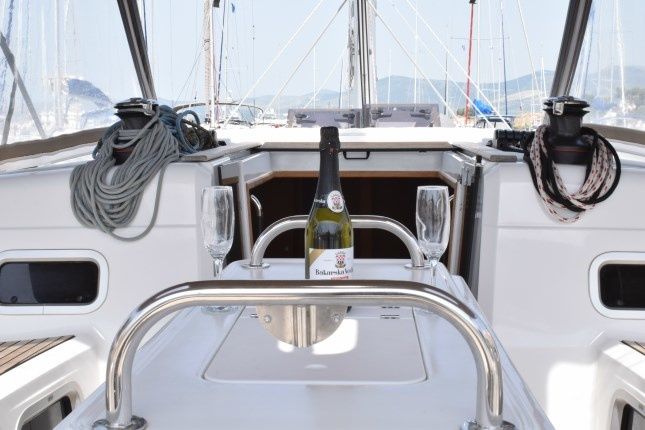 Jeanneau Sun Odyssey 519 | Purple Rain