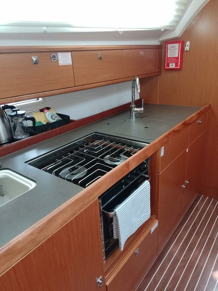 Bavaria Cruiser 41 | Summer Elli
