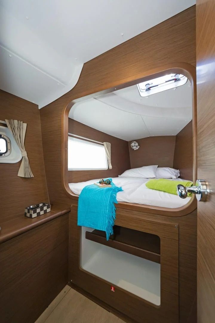 Lagoon 380 S2 | Catcake