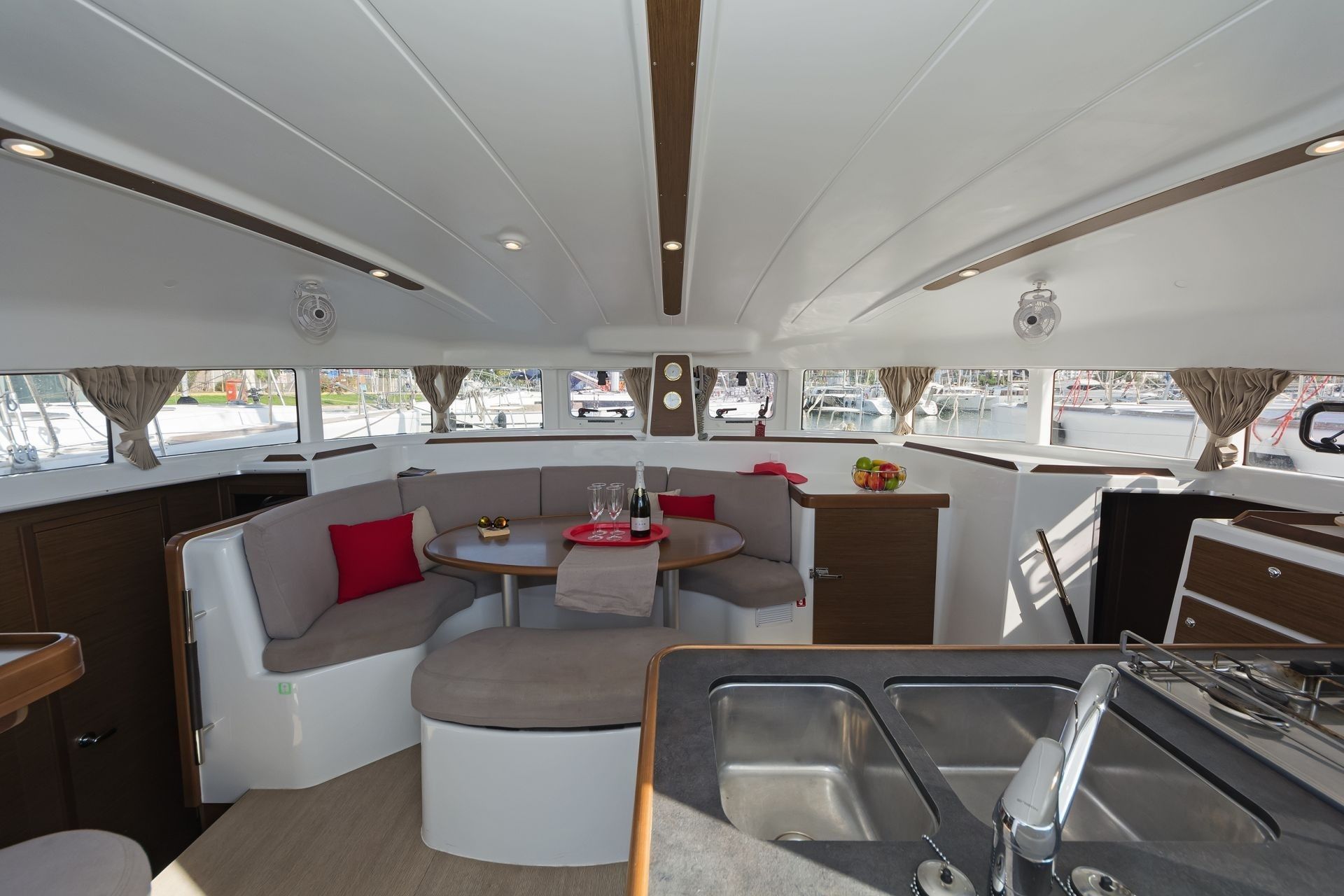 Lagoon 380 S2 | Catcake