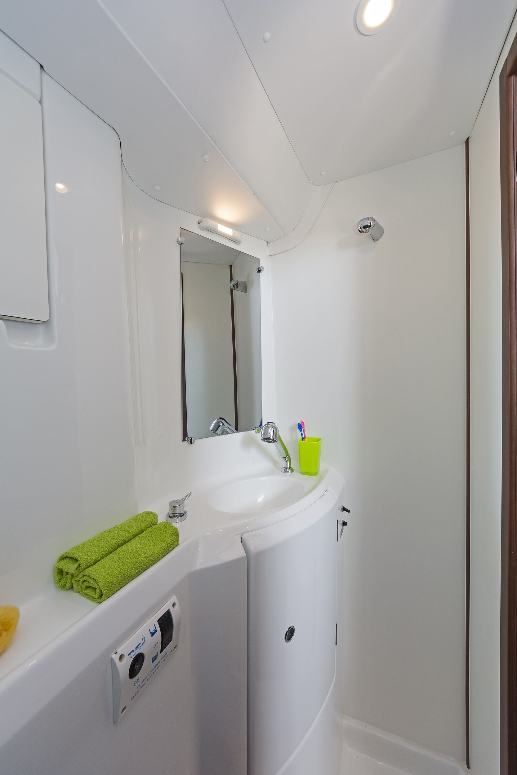 Lagoon 380 S2 | Catcake