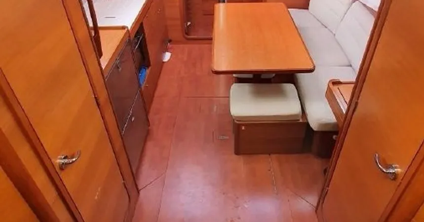 Dufour 382 | Les Troyens9