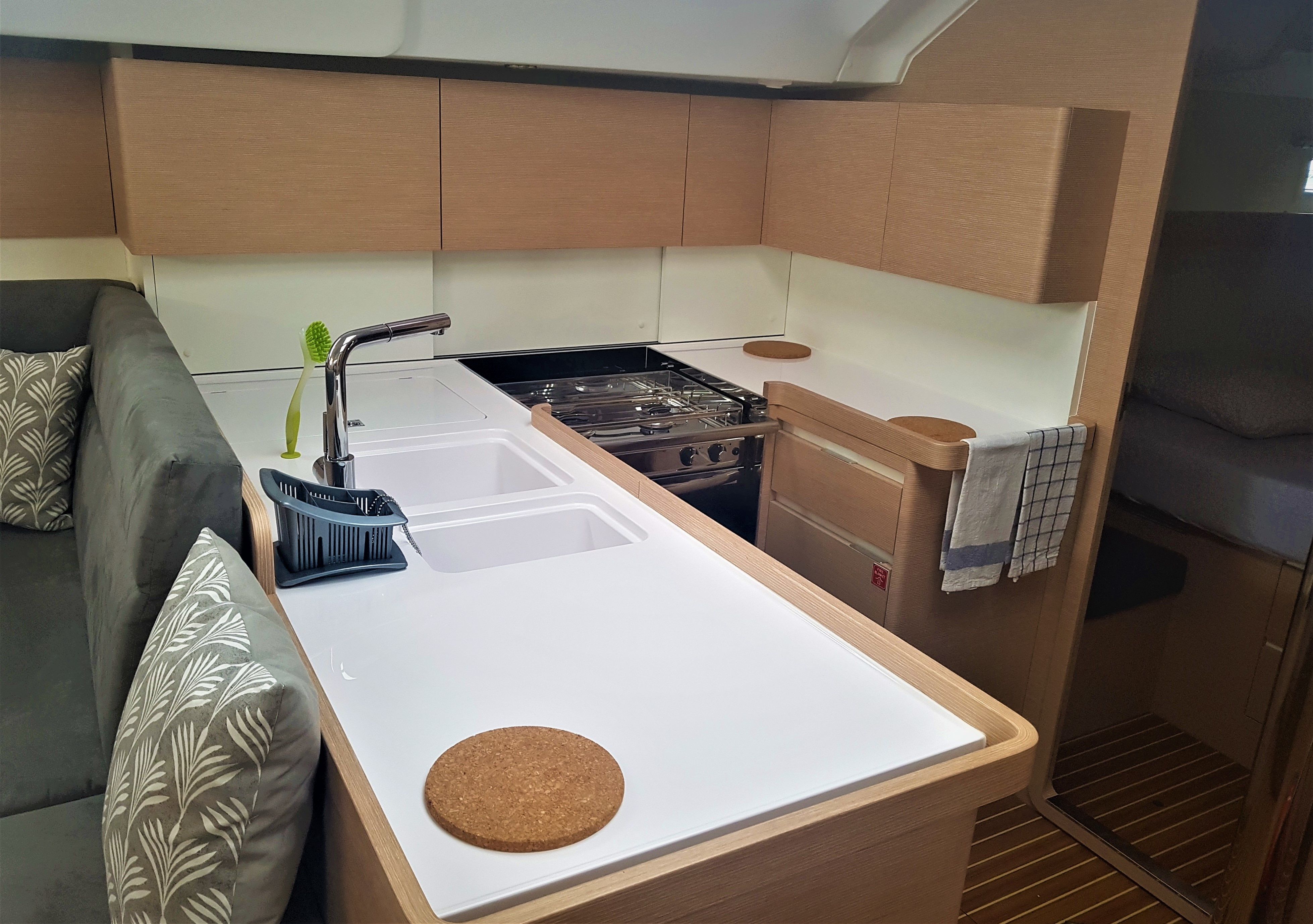 Elan 50 Impression | April