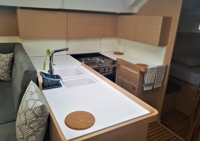 Elan 50 Impression | April