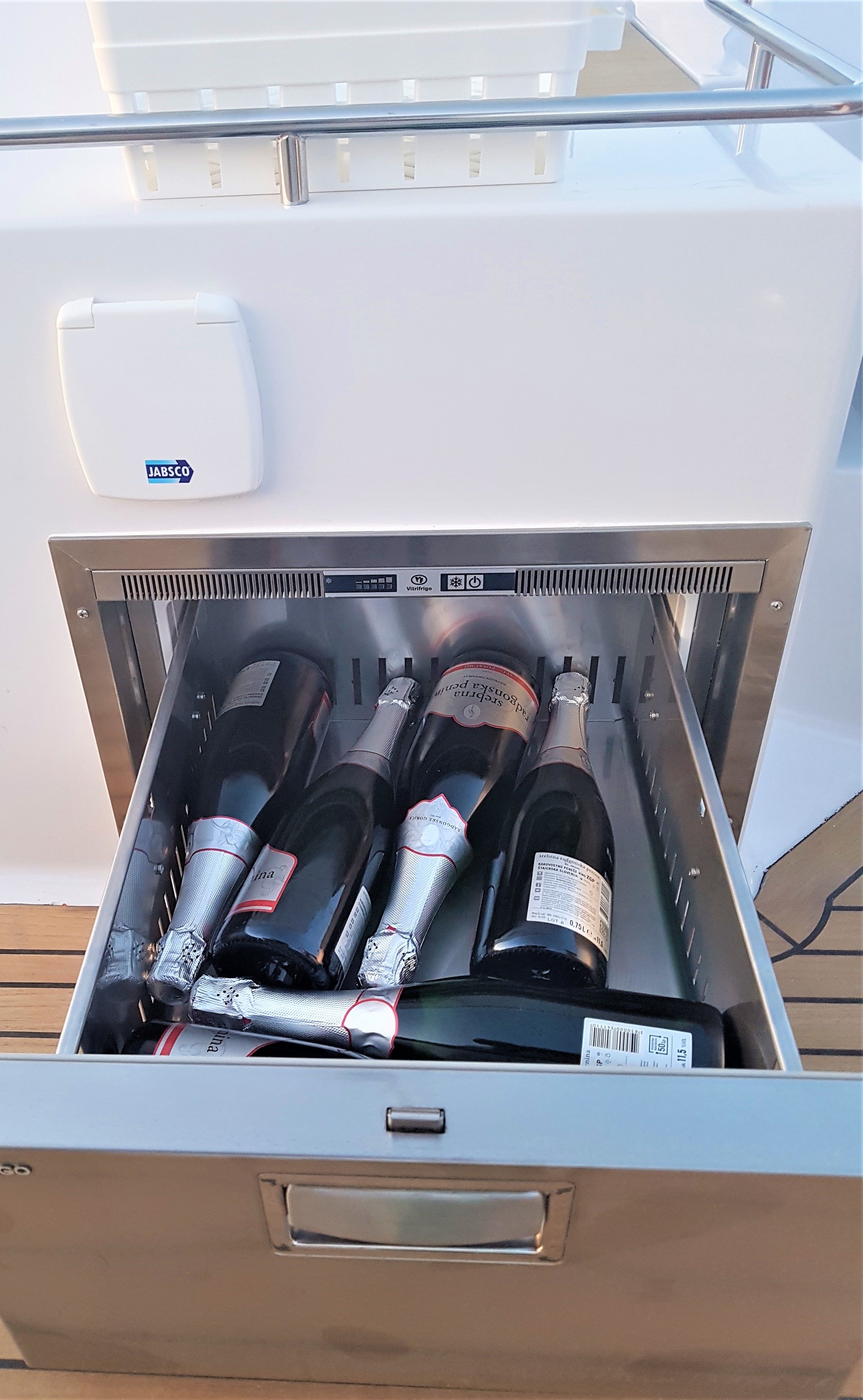 Elan 50 Impression | April