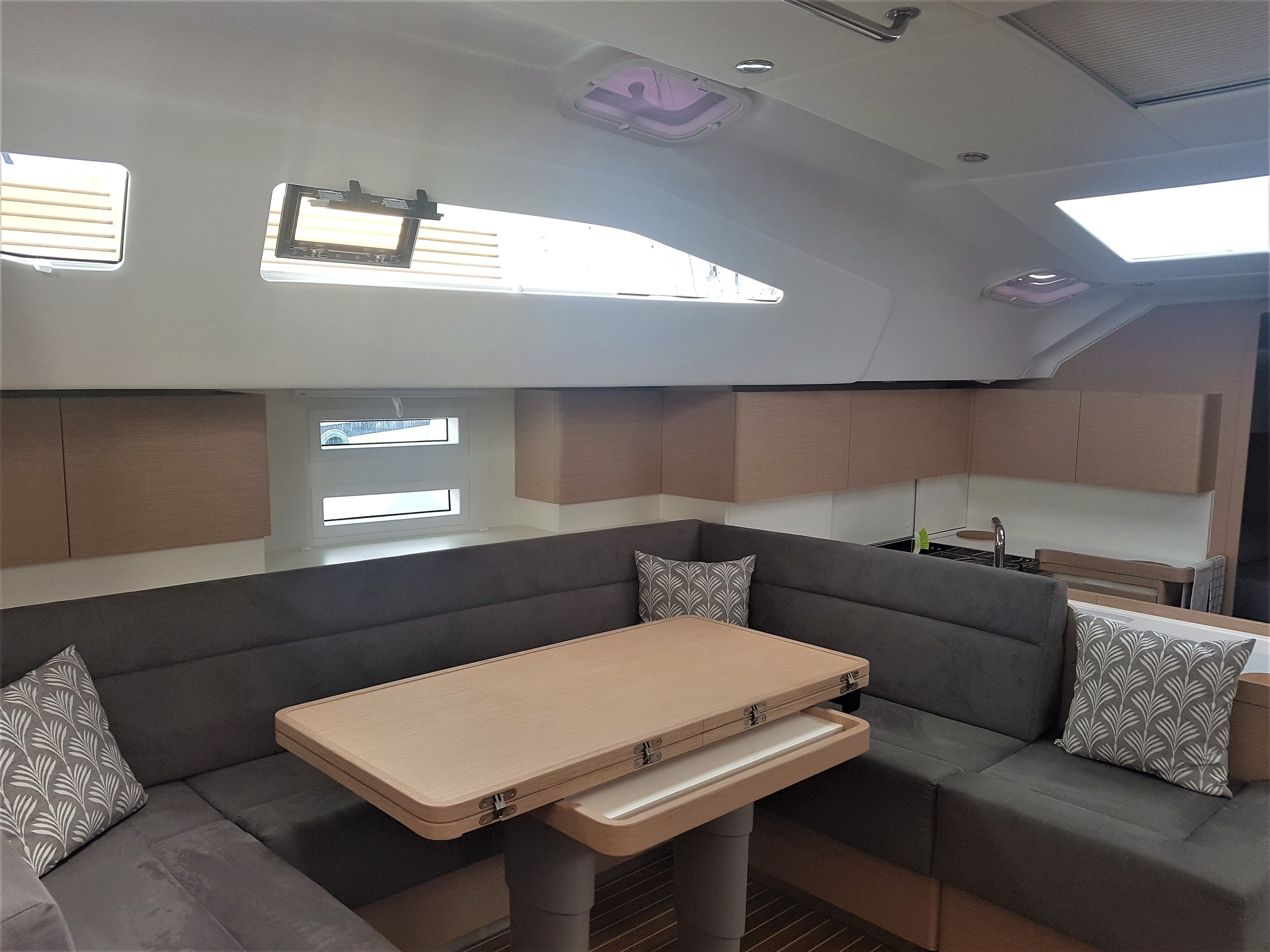 Elan 50 Impression | April