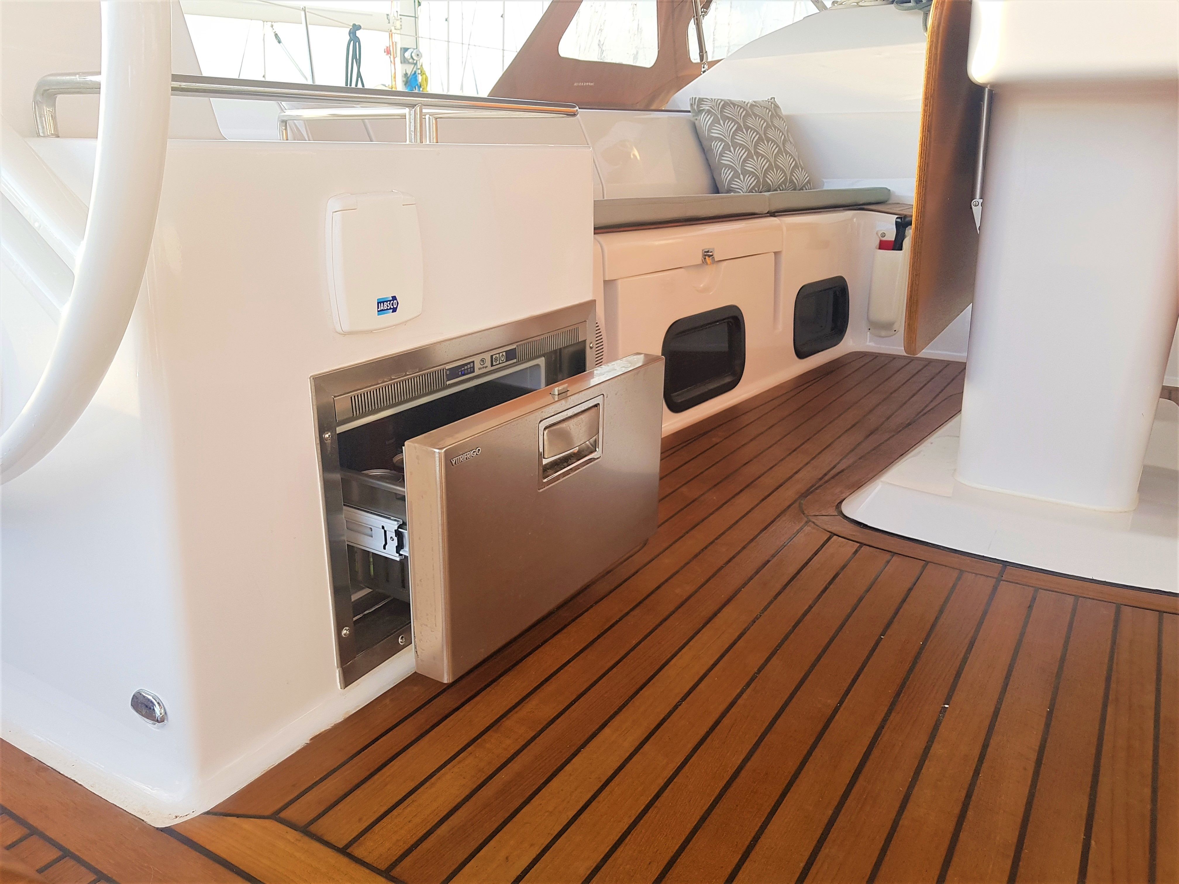 Elan 50 Impression | April