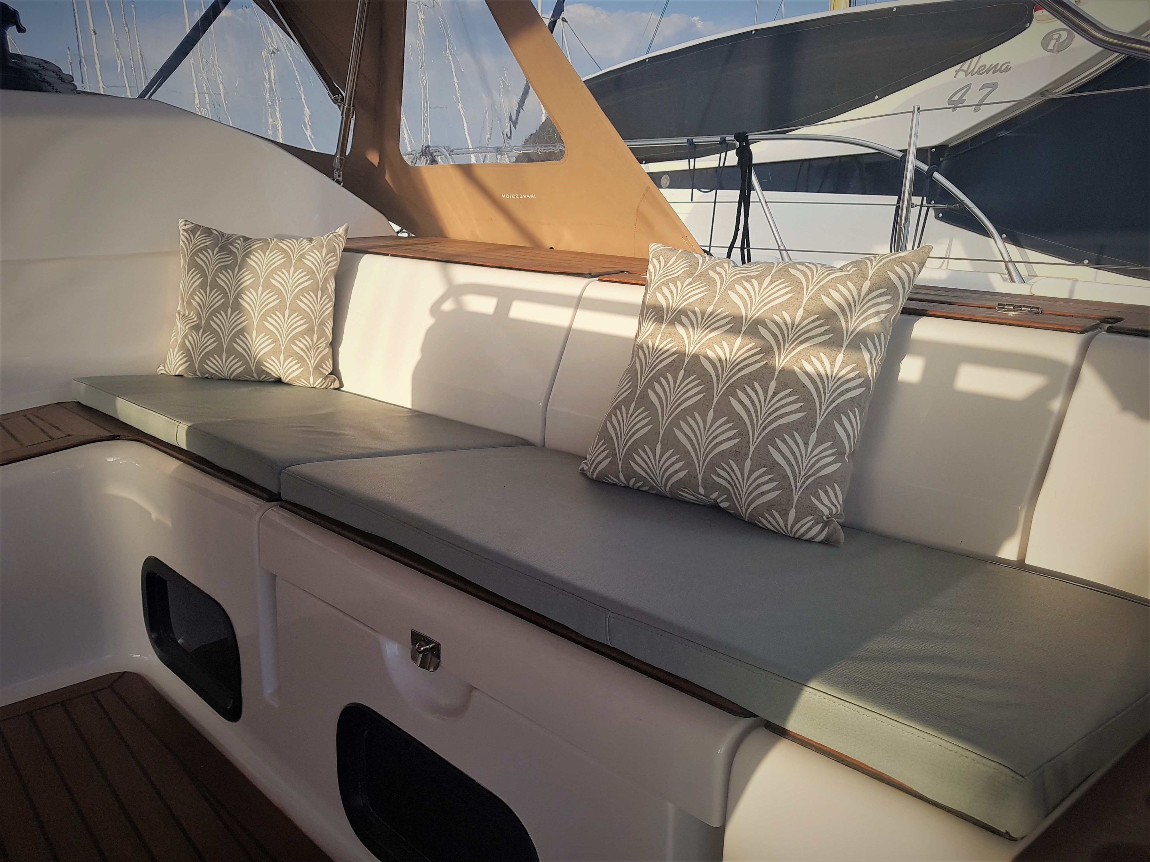 Elan 50 Impression | April