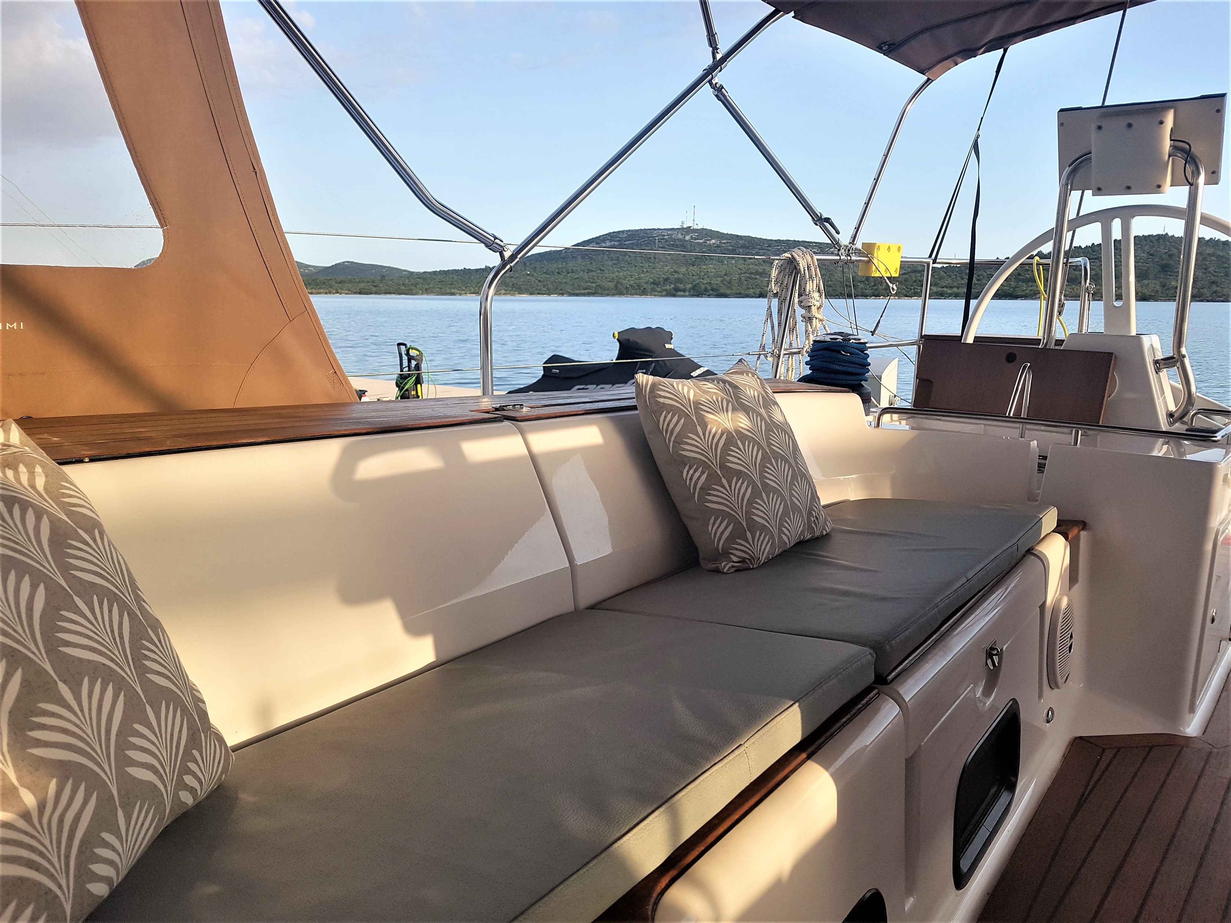 Elan 50 Impression | April