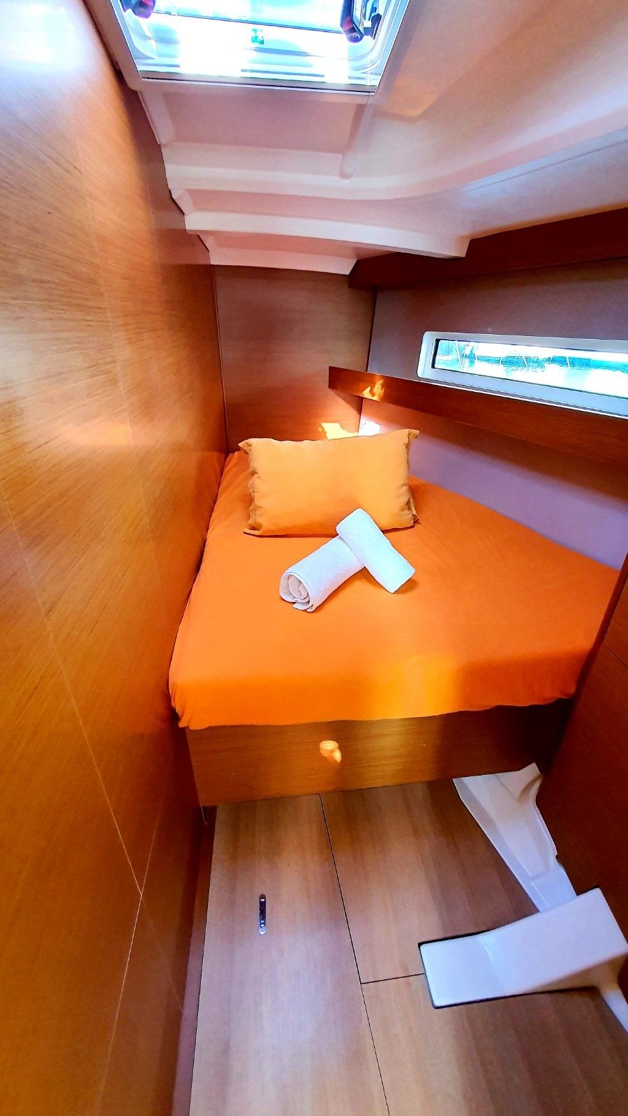 Jeanneau Sun Odyssey 440 | Deep Water