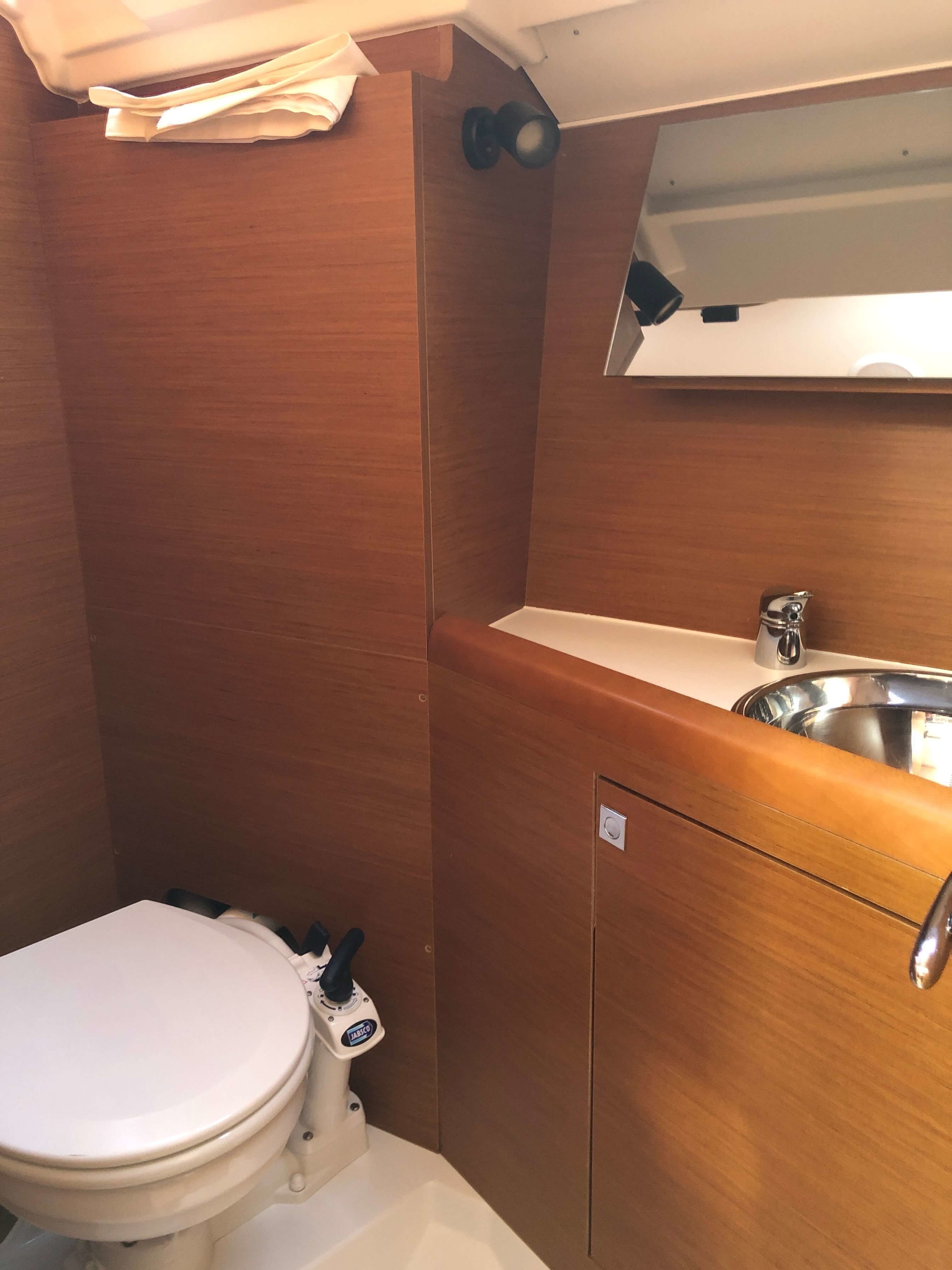 Jeanneau Sun Odyssey 349 | DNA