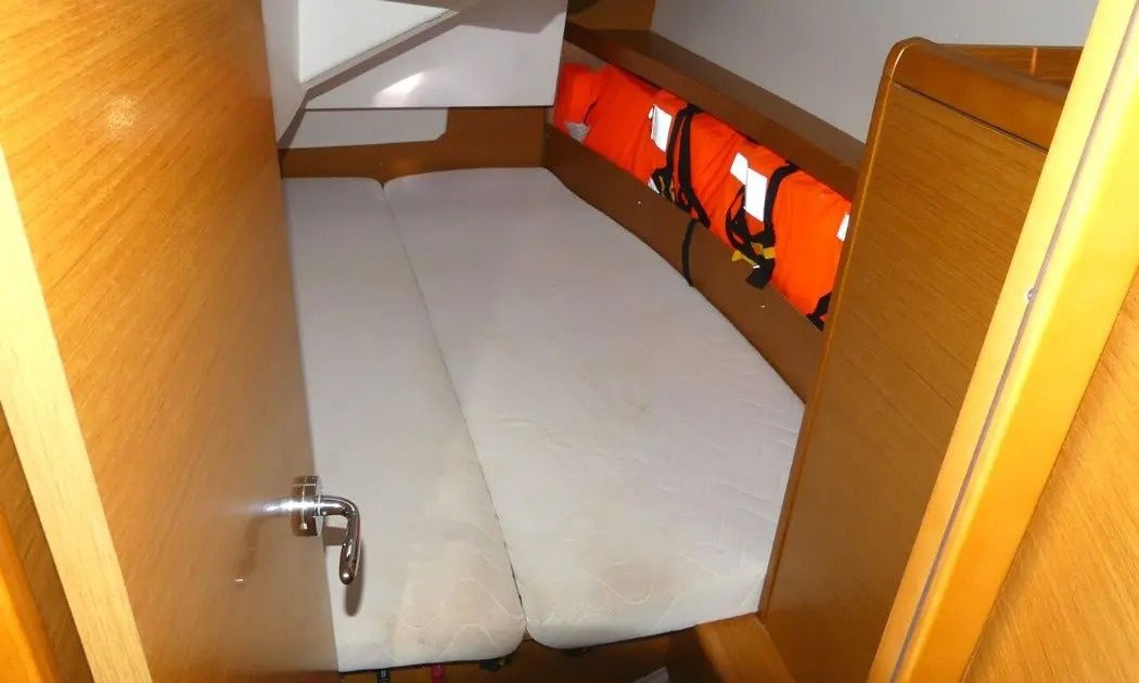 Jeanneau Sun Odyssey 349 | Nala