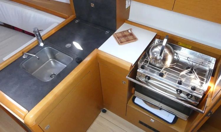 Jeanneau Sun Odyssey 349 | Nala