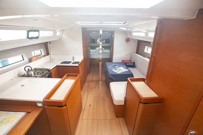 Jeanneau Sun Odyssey 440 | Celtic Breeze