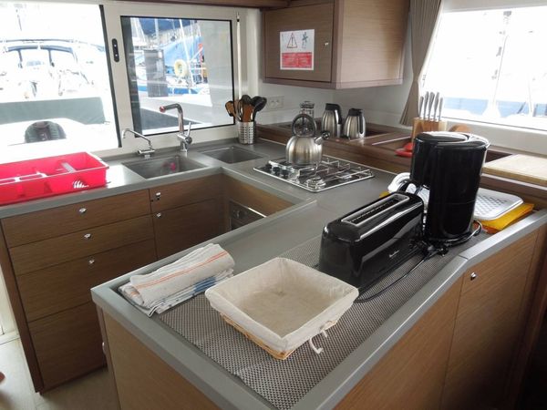 Lagoon 450 F | Zil Seashell