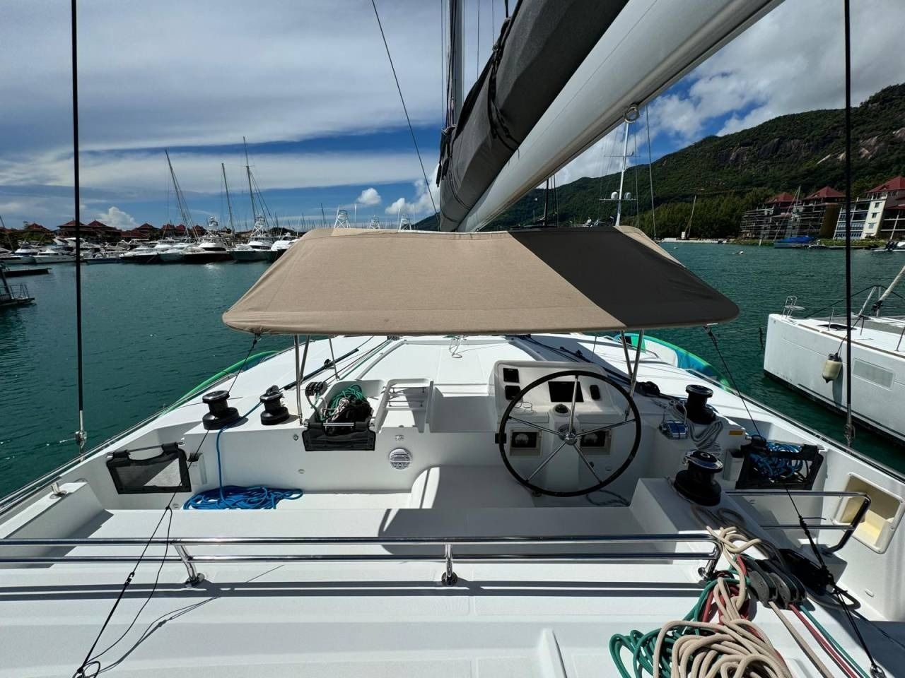 Lagoon 450 F | Zil Seashell