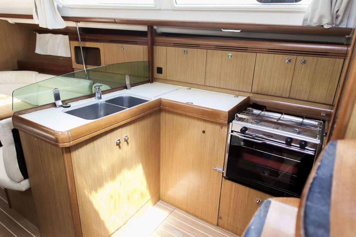 Jeanneau Sun Odyssey 36 | Formica