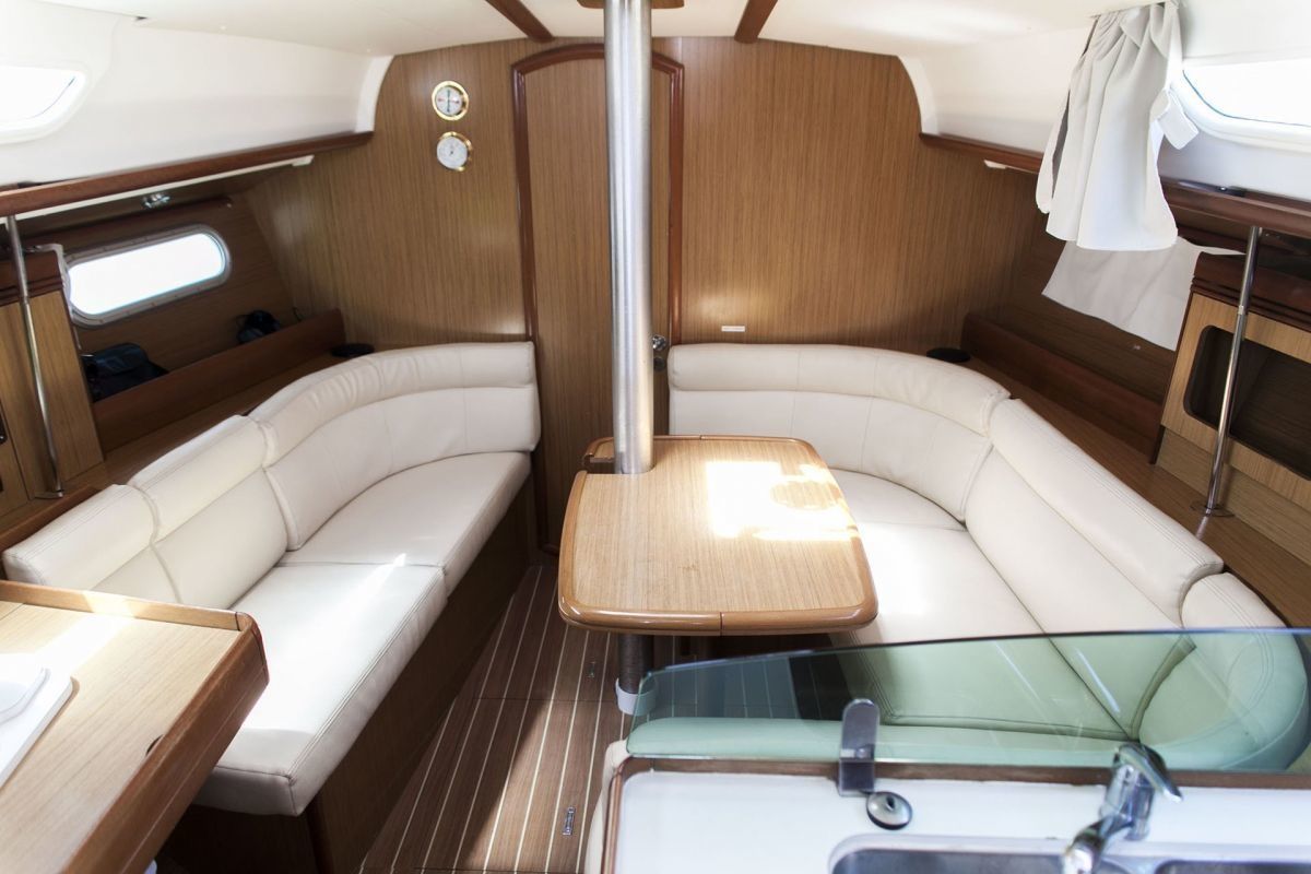 Jeanneau Sun Odyssey 36 | Formica