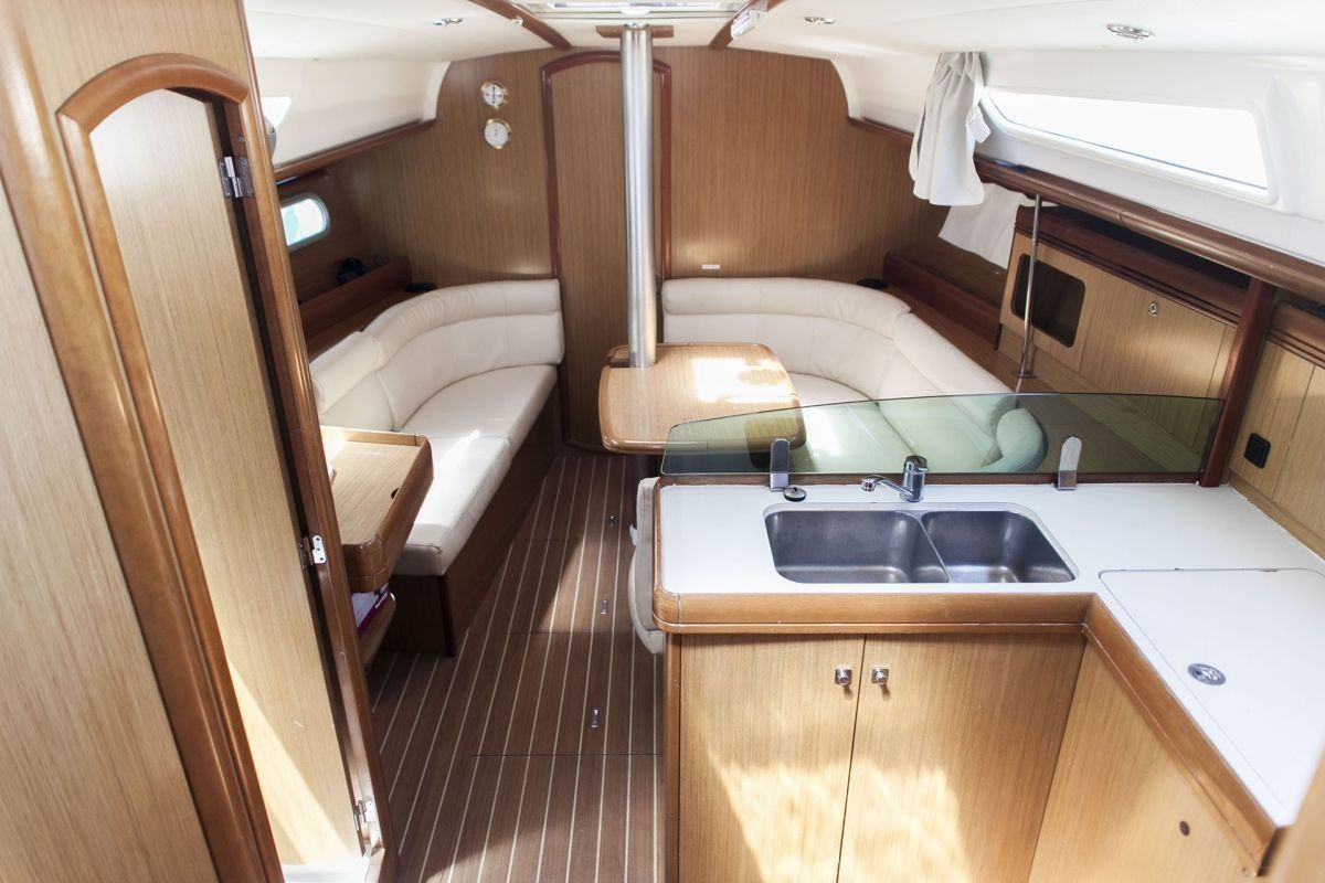 Jeanneau Sun Odyssey 36 | Formica