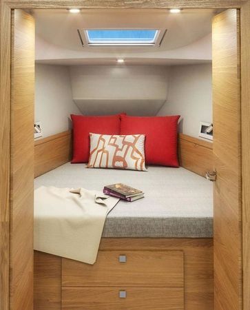 Salona 380 | Navis Celere