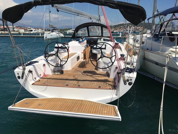 Salona 380 | Navis Celere