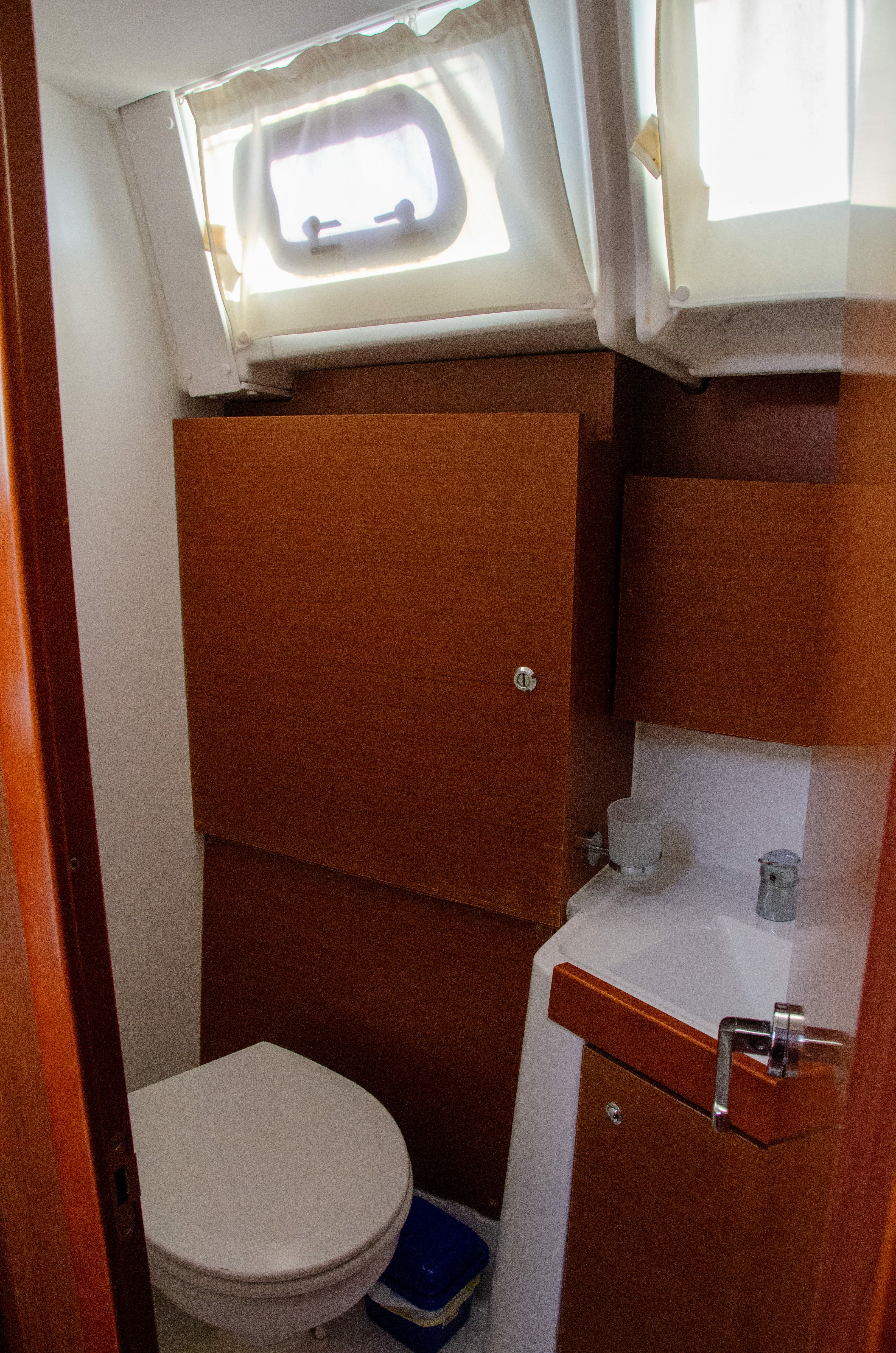 Beneteau Oceanis 38 | Anemos