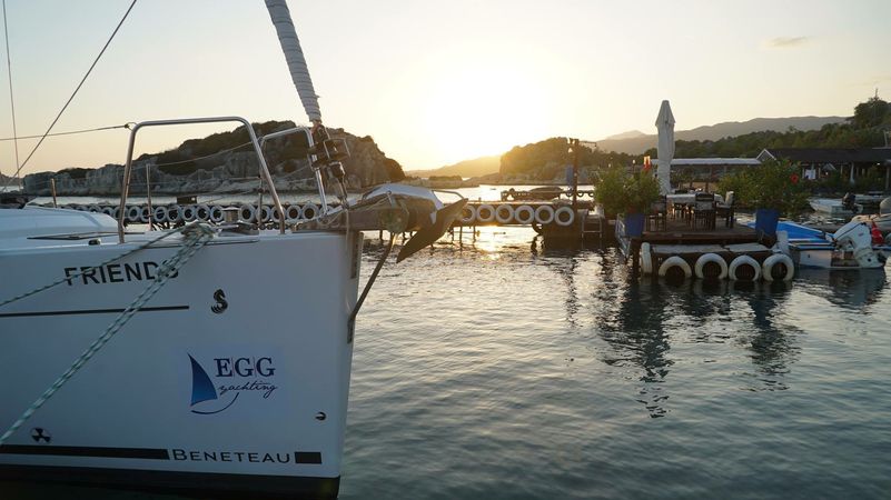 Beneteau Oceanis 41.1 | Friends
