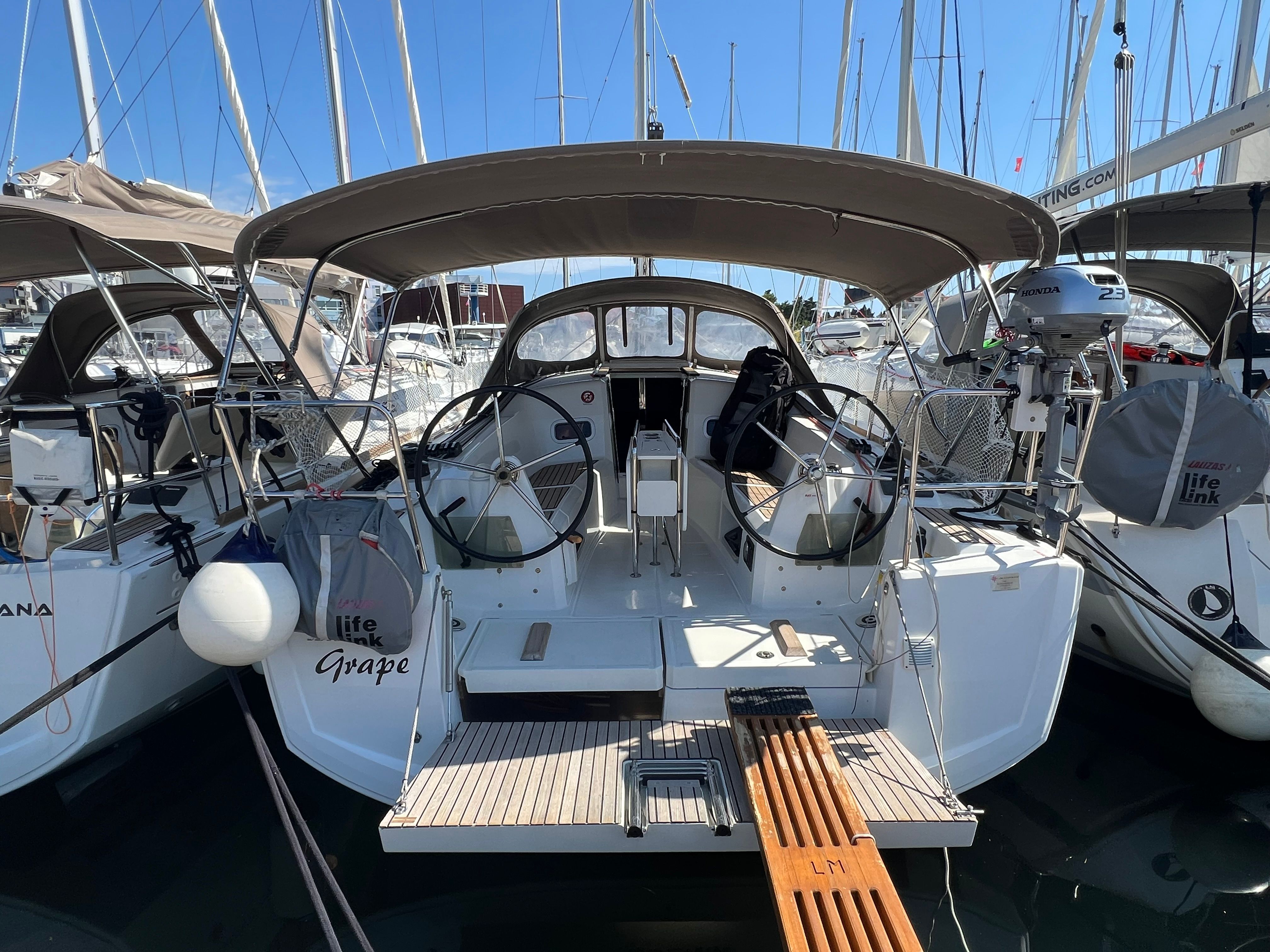 Jeanneau Sun Odyssey 349 | Grape