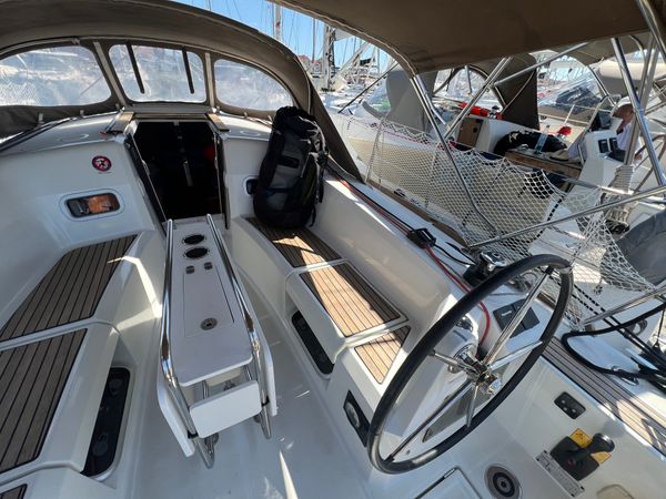 Jeanneau Sun Odyssey 349 | Grape
