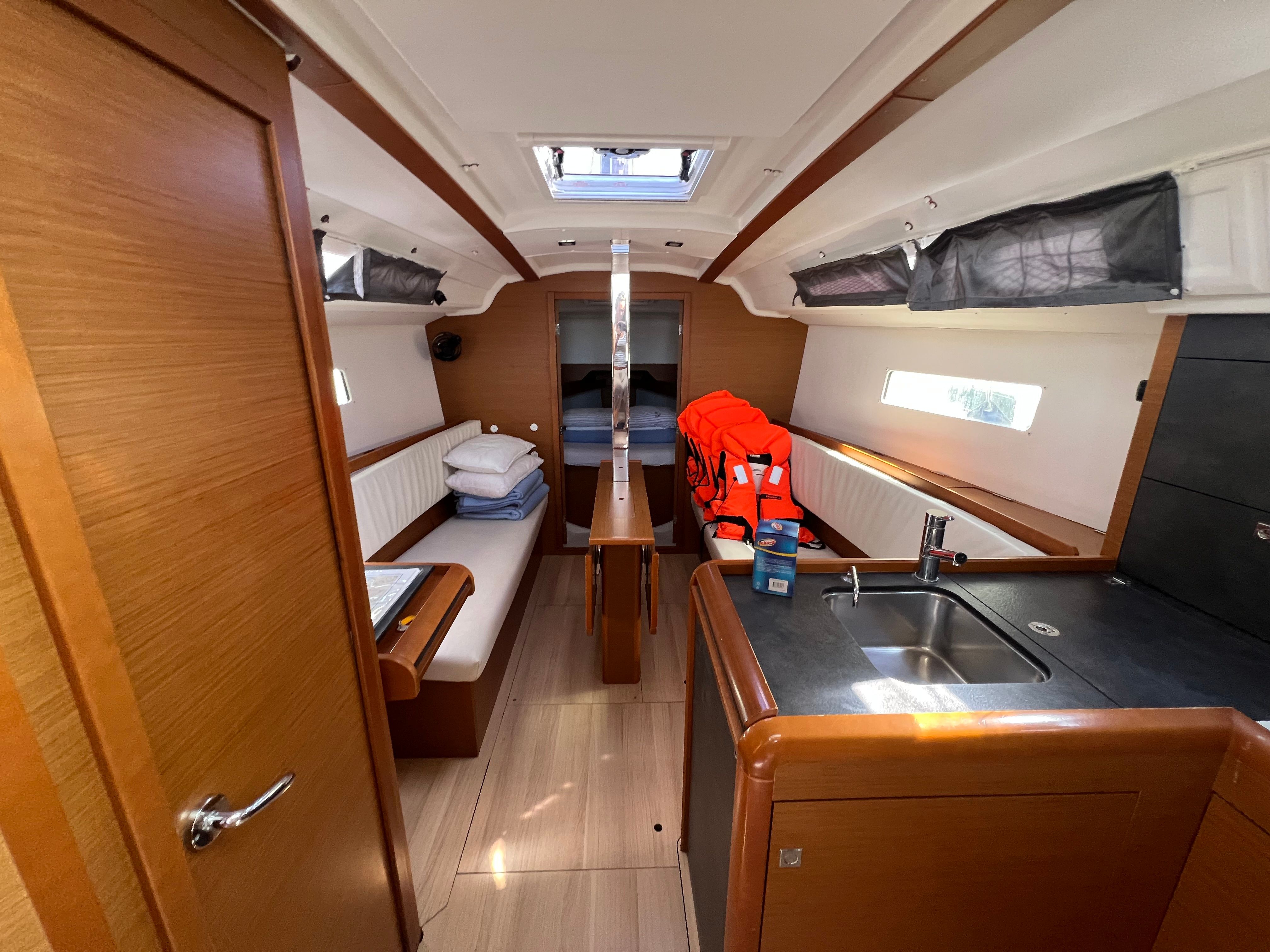 Jeanneau Sun Odyssey 349 | Grape