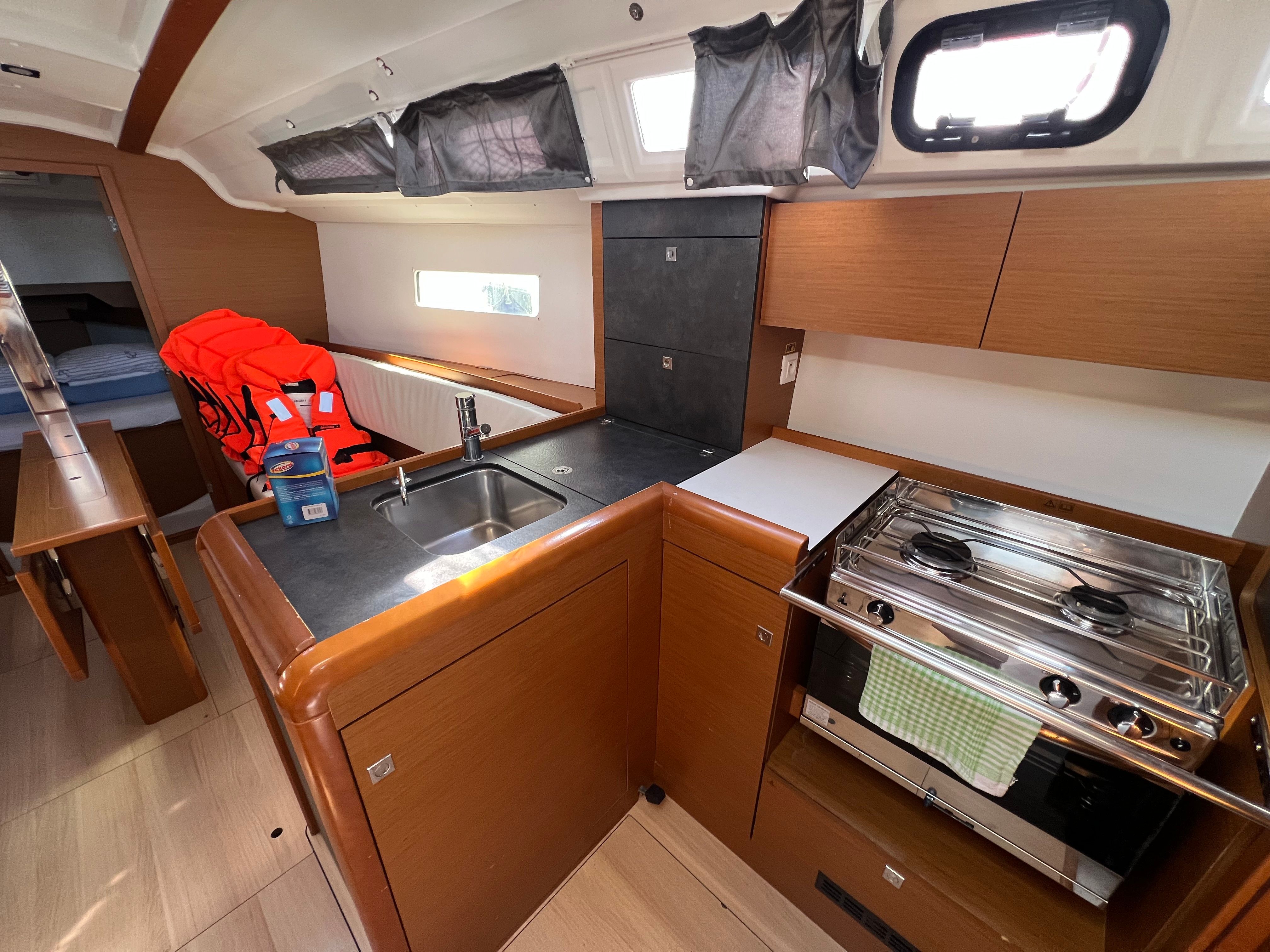 Jeanneau Sun Odyssey 349 | Grape